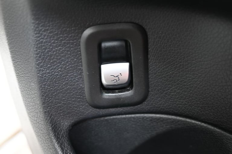 2014 64 MERCEDES-BENZ C-CLASS 2.1 C220 BLUETEC SPORT SALOON 4DR DIESEL G-TRONIC+