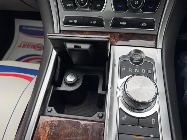 JAGUAR XF 2.2d Luxury Auto Euro 5 (s/s) 4dr 2011