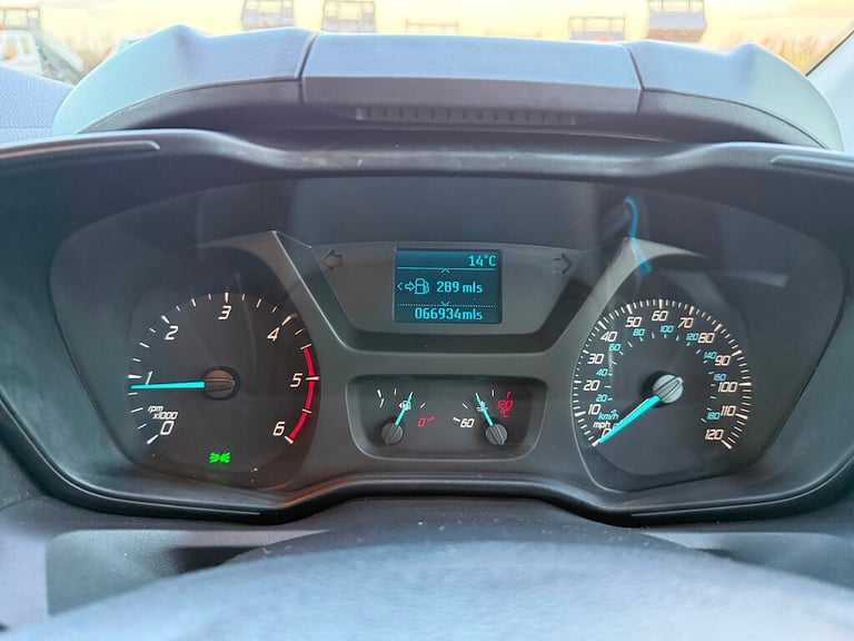 2013 Ford Transit Custom 2.2 TDCi 330 Trend Panel Van 5dr Diesel Manual L2 H1 (197 g/km, 123 bhp)...