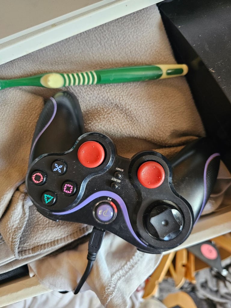Console and accessories 