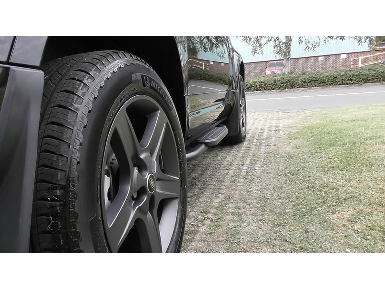 2025 Land Rover Defender 90 D250 MHEV X-Dynamic SE SUV Diesel Automatic