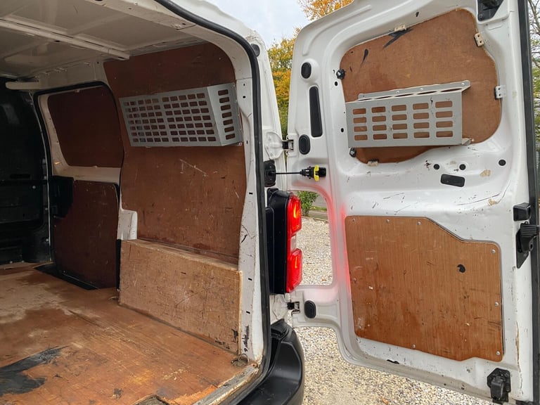 2019 Peugeot Expert 2.0 BlueHDi 1400 Professional Standard Panel Van MWB Euro 6 (s/s) 6dr PANEL V...