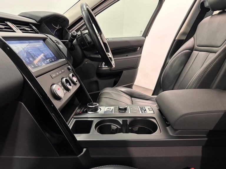2020 Land Rover Discovery 3.0 SD V6 SE SUV 5dr Diesel Auto 4WD Euro 6 (s/s) (306 ps) ESTATE Diese...