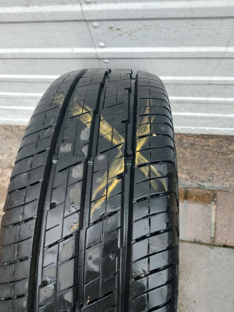 X5 tyres - Continental Vanco 2   215/70R 15C 109/107S