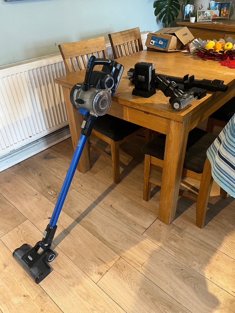 Cordless Vax pet/car vacuum