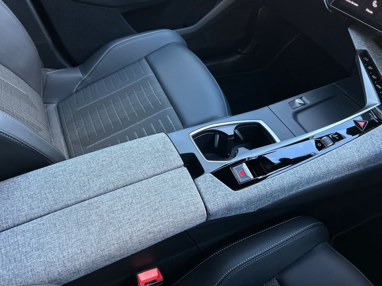 2025 Peugeot 5008 1.2 Hybrid 136 GT 5dr e-DSC6 HATCHBACK PETROL Automatic