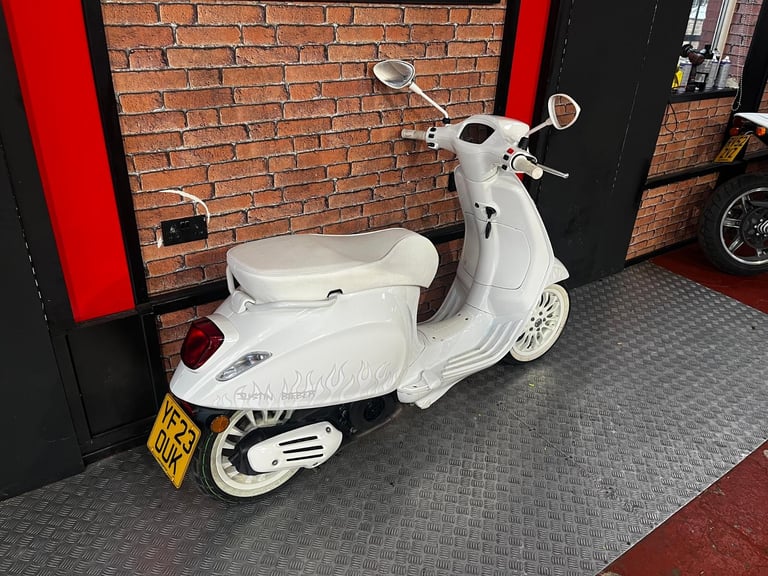 Piaggio Vespa 125cc Scooter JUSTIN BIEBER LIMITED EDITION 