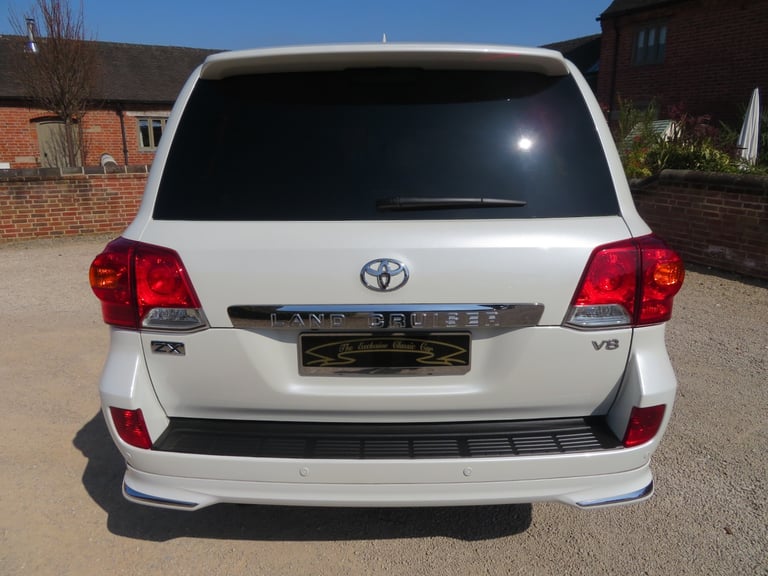 2015 Toyota Landcruiser ZX 4.6 V8  4x4 Petrol Automatic