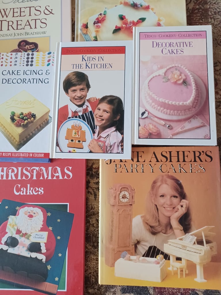 Cake decorating books.
