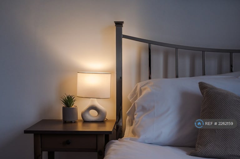 2 bedroom flat in Didsbury Gate, Manchester, M20 (2 bed) (#2262159)