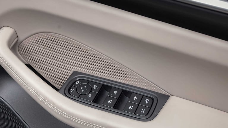 2025 Porsche Macan 300kW 4 100kWh 5dr Auto ESTATE ELECTRIC Automatic