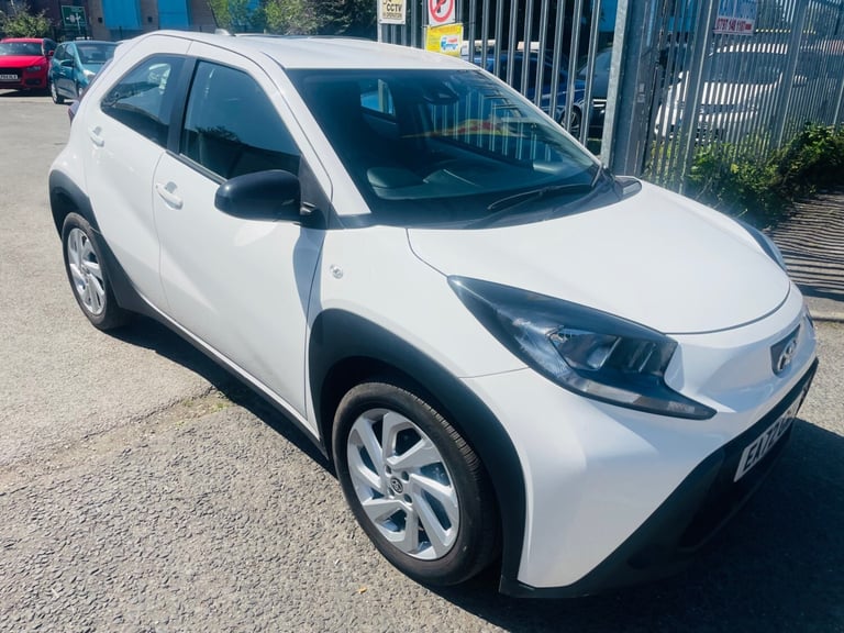 AUTOMATIC LOW MILEAGE 12 MONTH MOT WARRANTY 