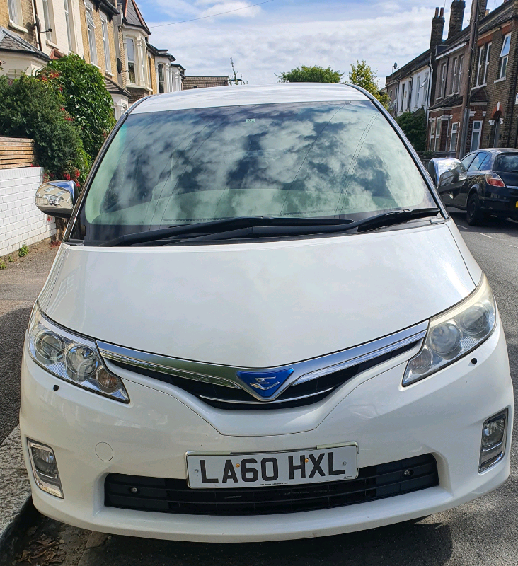 Toyota Estima (2010)