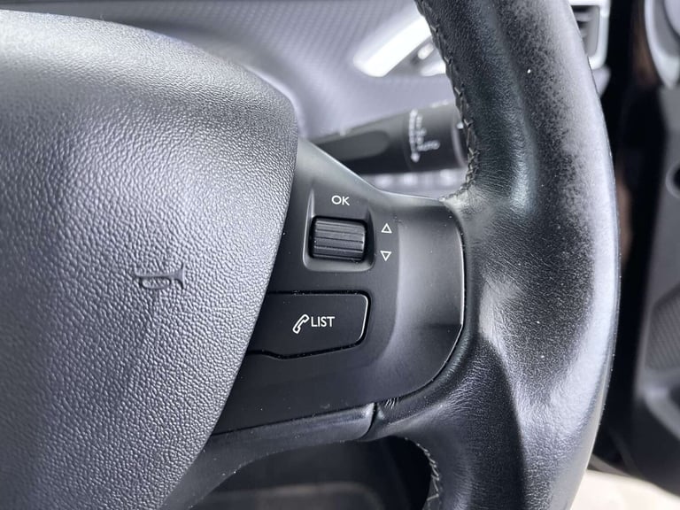 2016 Peugeot 2008 1.2 2008 Allure 5dr SUV Petrol Manual