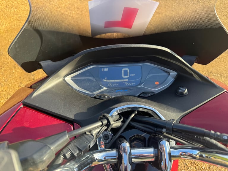 Honda, PCX, 2023, 125 (cc) red abs HPI clear 