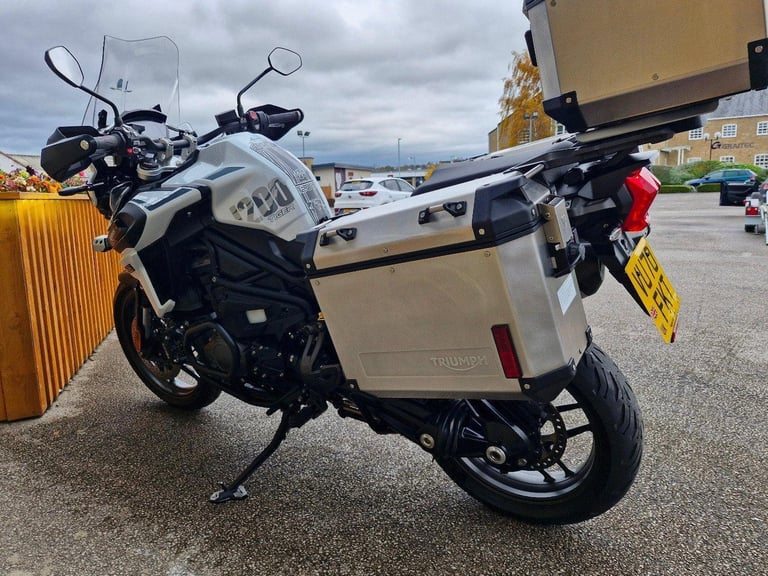 2020 Triumph Tiger 1200 SE Alpine Edition Full Expedition luggage Engine bars