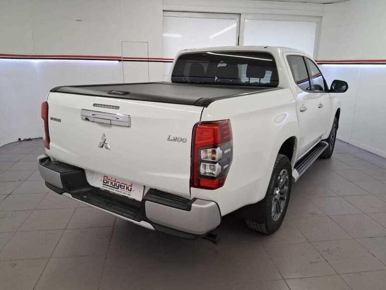 2021 Mitsubishi L200 2.2 DI-D DC Barbarian Pickup Double Cab 4dr Diesel Manual 4WD Euro 6 (s/s) P...
