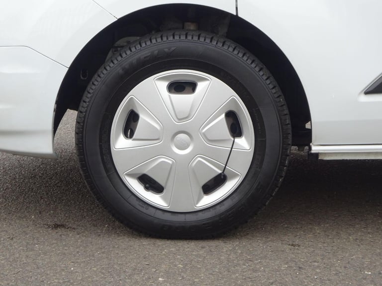 2021 Ford Transit Custom 2.0 320 EcoBlue Trend Kombi L2 H1 Euro 6 (s/s) 5dr MPV Diesel Manual