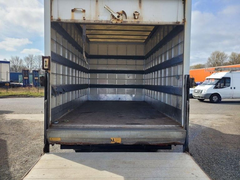 2015 ON 15 PLATE RENAULT MASTER LI35 BUSINESS DCI 125BHP 2300CC BOX VAN TAILLIFT
