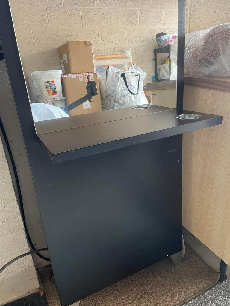 Salon hair styling unit