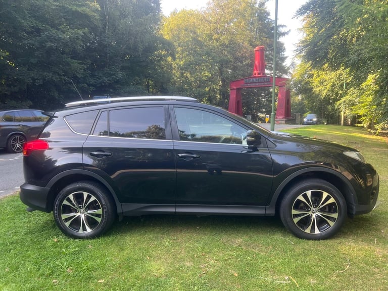 TOYOTA RAV4 2.2 D-4D Invincible Black Manual Diesel 2015