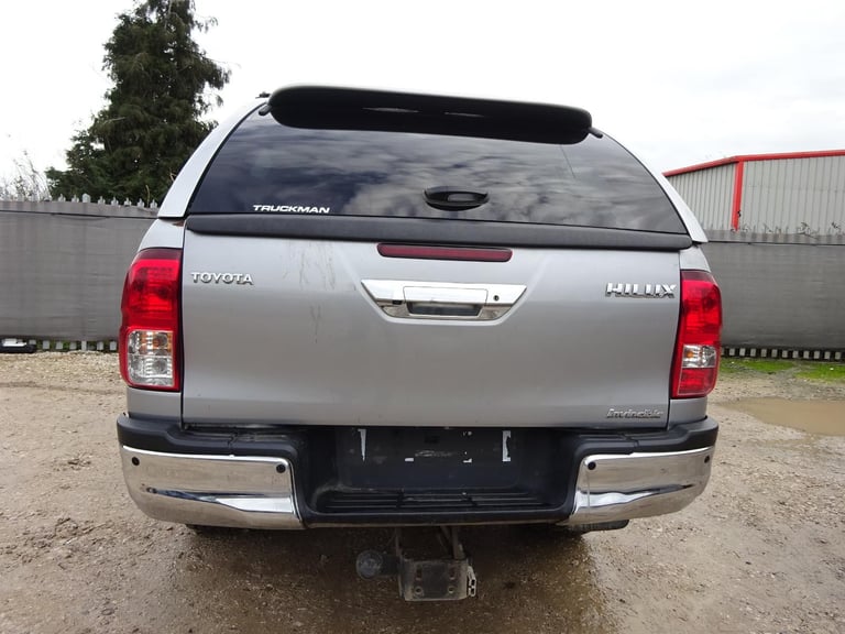 2016 66 REG TOYOTA HILUX INVINCIBLE D-4D 4WD DIESEL AUTO DAMAGED SALVAGE