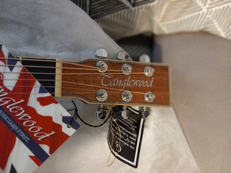 Unused Tanglewood TW4CE SB Electro Acoustic Super Folk Guitar 