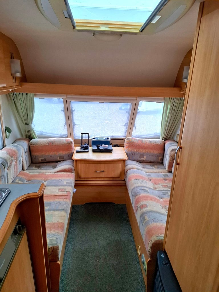 Lighweight 4 berth Lunar Zenith caravan 2004 year 