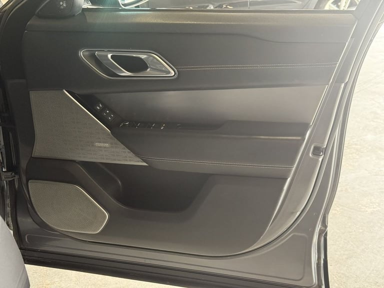 2018 Land Rover Range Rover Velar 2.0 D240 R-Dynamic HSE SUV 5dr Diesel Auto 4WD Euro 6 (s/s) (24...
