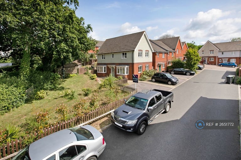 3 bedroom house in Barham Avenue, Teignmouth, TQ14 (3 bed) (#2651772)