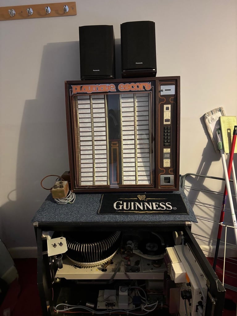 Jukebox Playmate Escort 