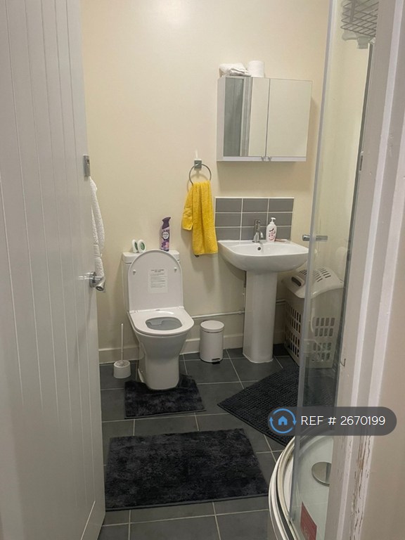 1 bedroom flat in Winchcombe Street, Cheltenham, GL52 (1 bed) (#2670199)