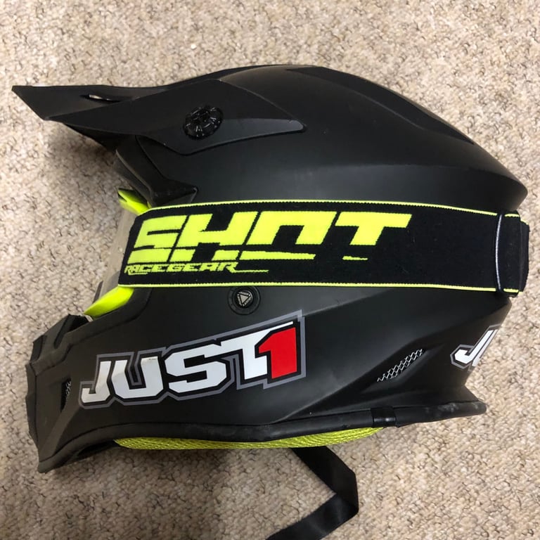 image for Just1 Off-road/motocross bike helmet, size medium lightweight with goggles