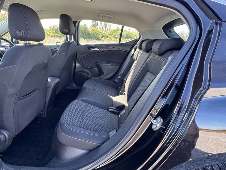 2017 Vauxhall Astra 1.4T 16V 150 SRi 5dr HATCHBACK PETROL Manual