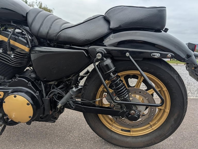 HARLEY-DAVIDSON SPORTSTER XL883N IRON