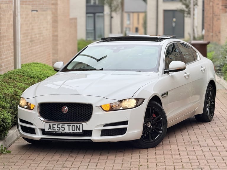 image for Jaguar, XE, Saloon, 2016, Manual, 1999 (cc), 4 doors