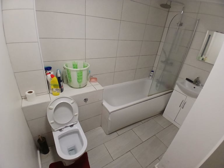 Ground Floor Double Room With ALL BILLS INCLUDED Next to Norbury Station