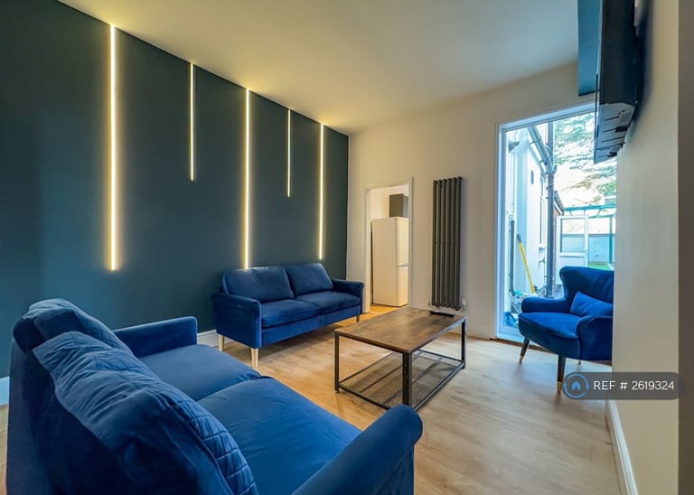 4 bedroom house in Windermere Street, Leicester, LE2 (4 bed) (#2619324)