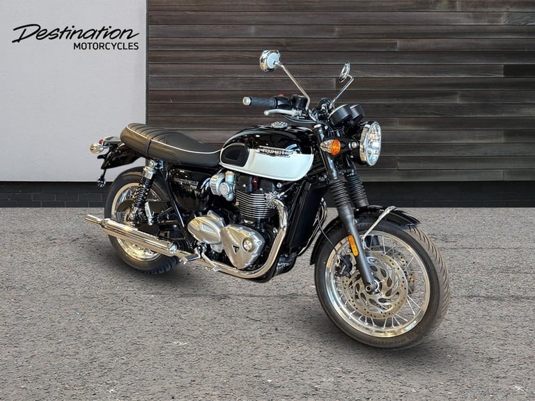 2025 Triumph Bonneville T120 PREMIUM TWIN COLOUR Petrol black 6 Speed