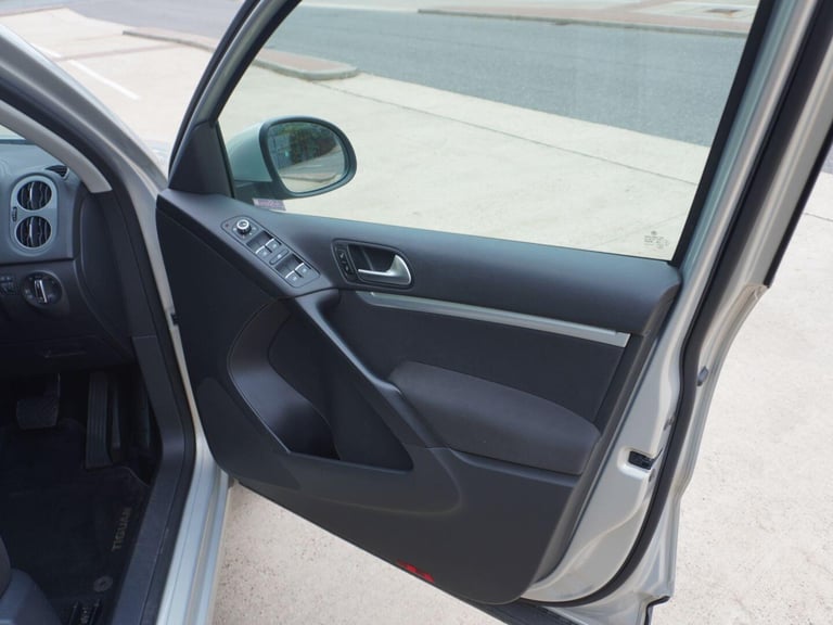 2014 Volkswagen Tiguan 2.0 TDI BlueMotion Tech Match DSG 4WD Euro 5 (s/s) 5dr SUV Diesel Automatic