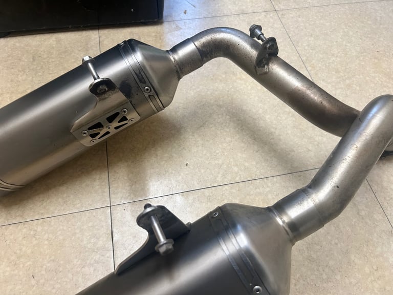 Triumph Speed Triple S & R Arrow Slip On Silencers A9600773