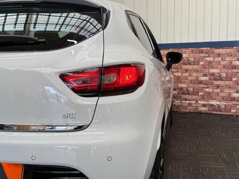 2015 Renault Clio 1.5 dCi Dynamique S Nav Hatchback 5dr Diesel Manual Euro 6 (s/s) (90 ps) Hatchb...