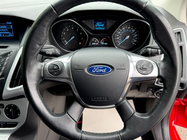 2013 Ford Focus 1.0T EcoBoost Zetec S Hatchback 5dr Petrol Manual Euro 5 (s/s) (125 ps) Hatchback...