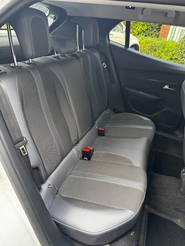 Peugeot, 2008, Hatchback, 2020, Manual, 1199 (cc), 5 doors