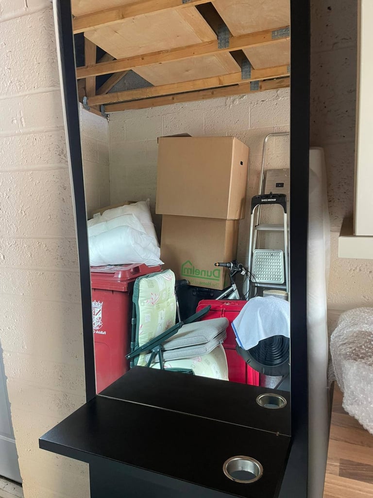 Salon hair styling unit