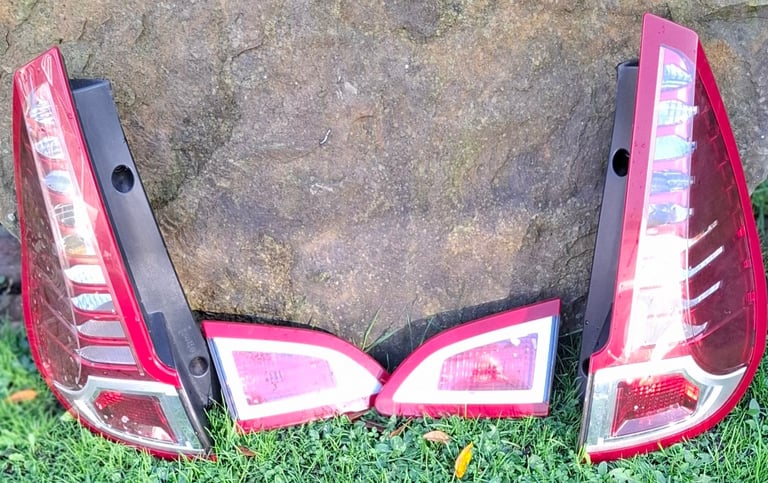 Renault Scenic rear tail lights
