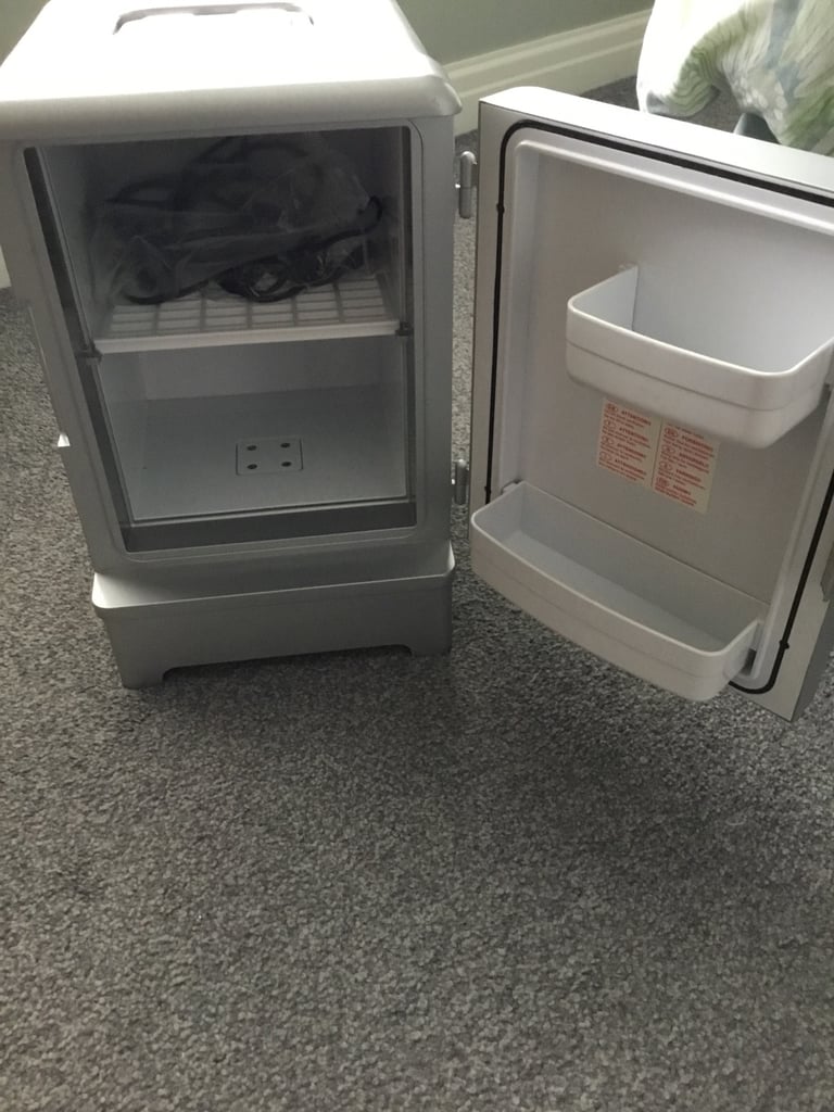 image for Portable fridge/heater 