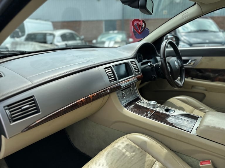 JAGUAR XF 3.0d V6 Premium Luxury