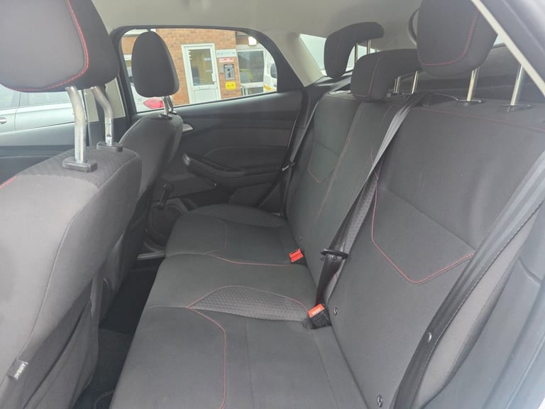 2016 Ford Focus 1.0 EcoBoost 125 Zetec S 5dr Auto HATCHBACK PETROL Automatic