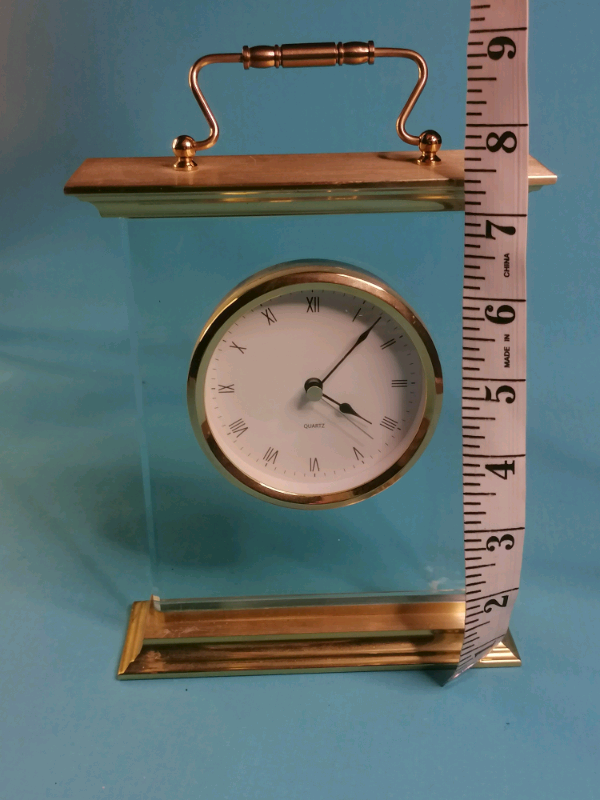 Very nice, 9inch desk clock (working perfect). 